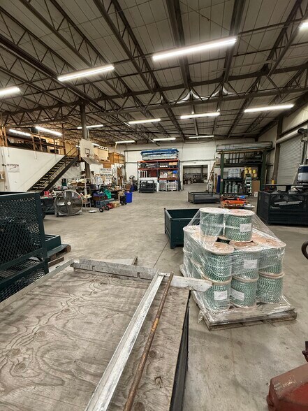 More Photos Of 10784 Satellite Blvd, Orlando Warehouse For Lease