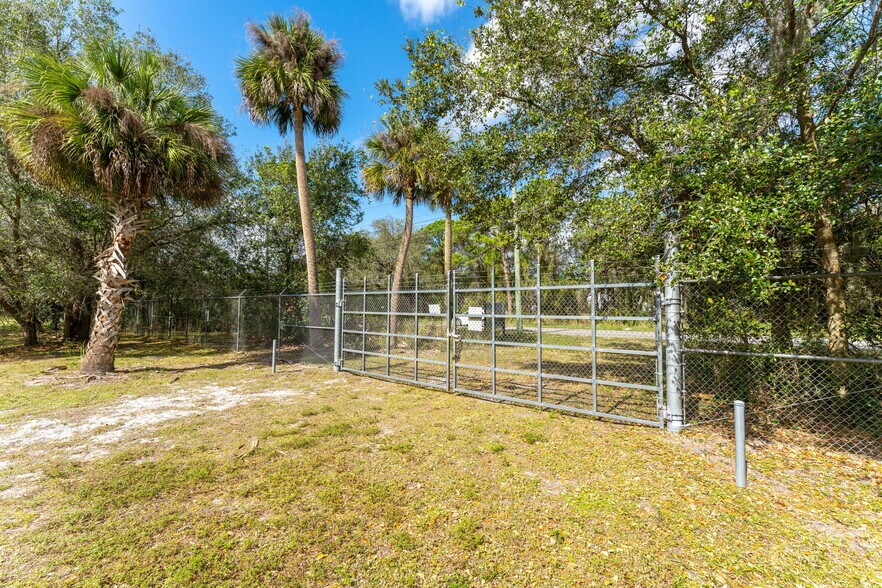 More Photos Of 9025 Ellis Rd, Melbourne Land For Sale