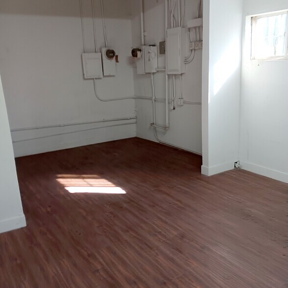 More Photos Of 747 Ceres Ave, Los Angeles Warehouse For Lease