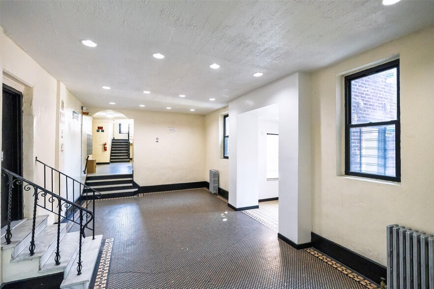 More Photos Of 910 Dinsmore Ave, Far Rockaway Apartments For Sale