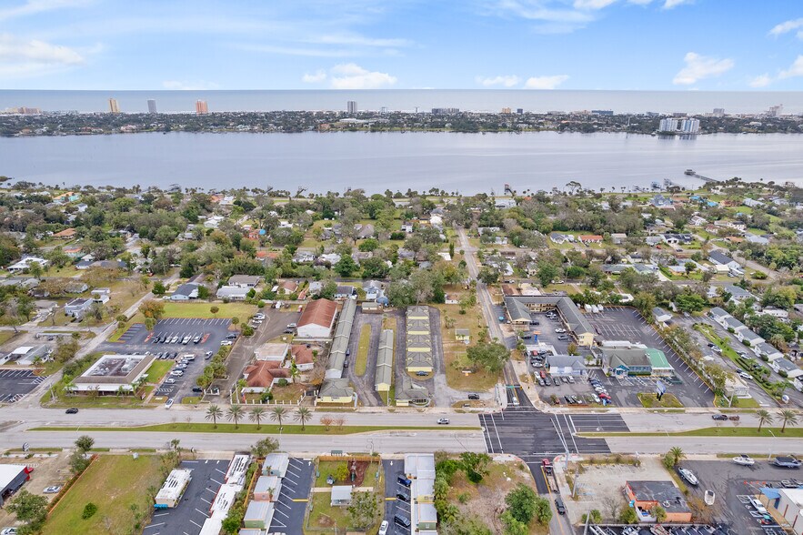 More Photos Of 801 Ridgewood Ave, Holly Hill Hotel For Sale