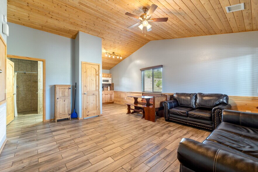 More Photos Of 2 County Road 2141 rd, Alpine Hotel For Sale