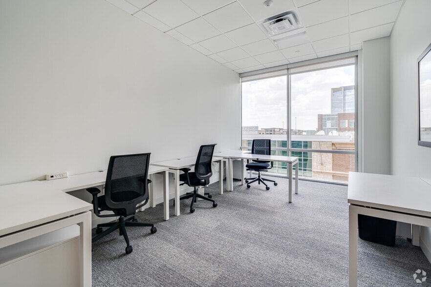 More Photos Of 800 Town & Country Blvd, Houston Coworking Space