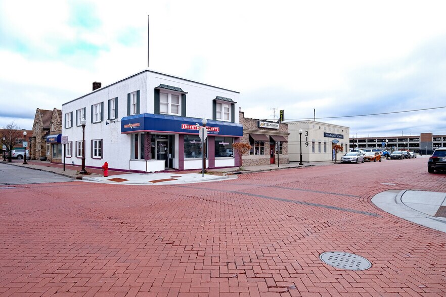 More Photos Of 329 4th St, Wausau Storefront Retail Residential For Sale