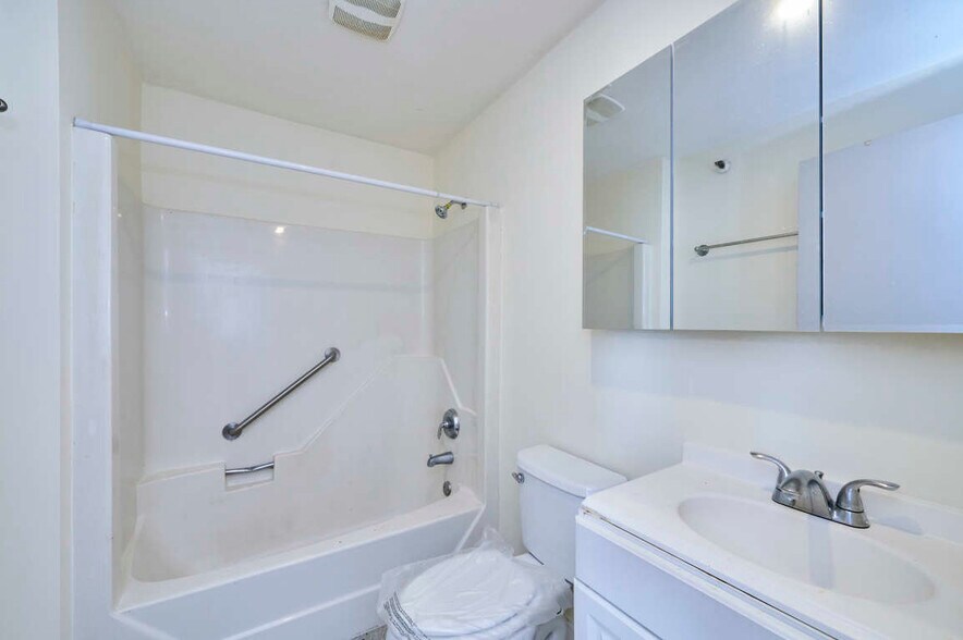 More Photos Of 8 Cotting Ave, Marlborough Apartments For Sale