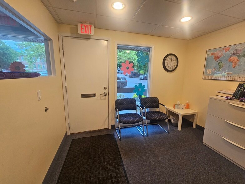 More Photos Of 124 Main St, Huntington Medical For Lease