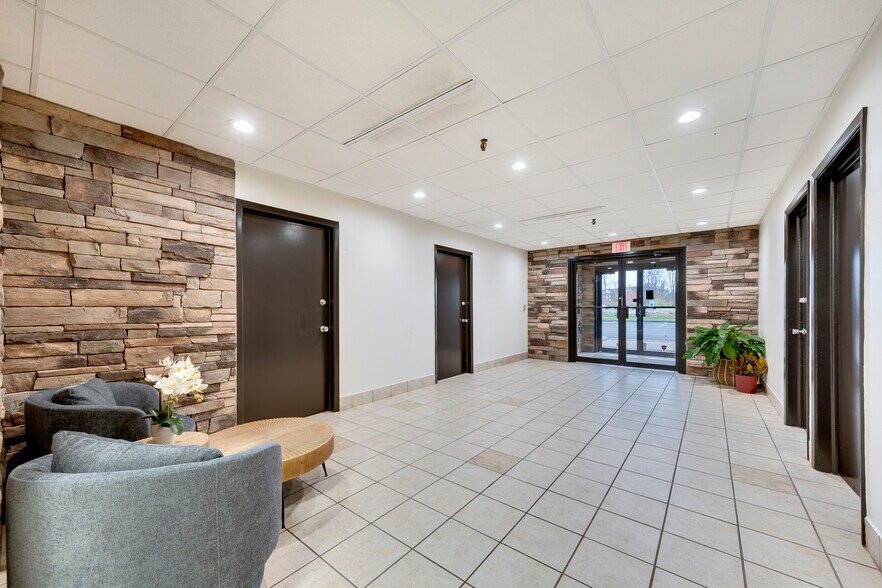 More Photos Of 34501 Aurora Rd, Solon Medical For Lease