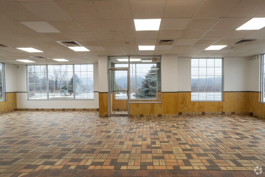 More Photos Of 2781 US Route 5 N, Windsor Fast Food For Sale