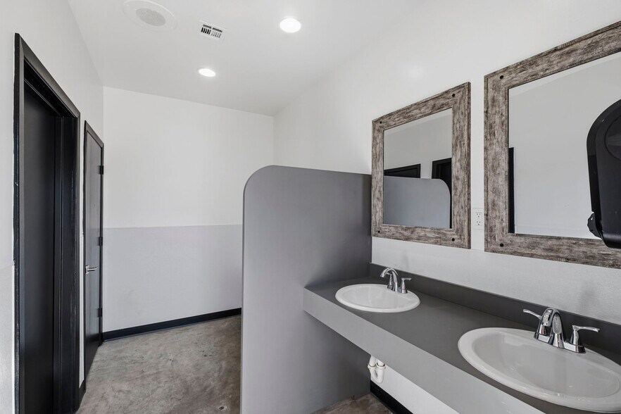 More Photos Of 9903 FM 2759 Rd, Richmond Specialty For Sale