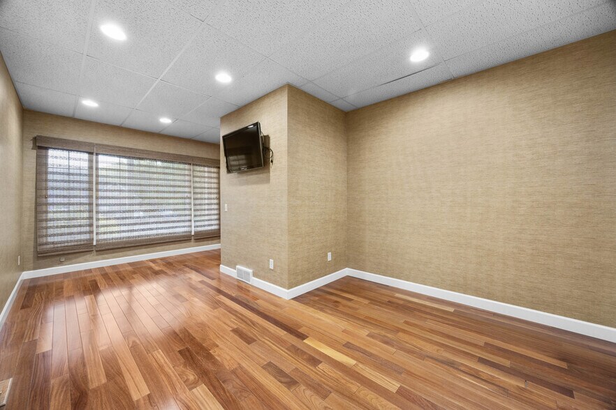 More Photos Of 61A Monroe Ave, Pittsford Office For Sale