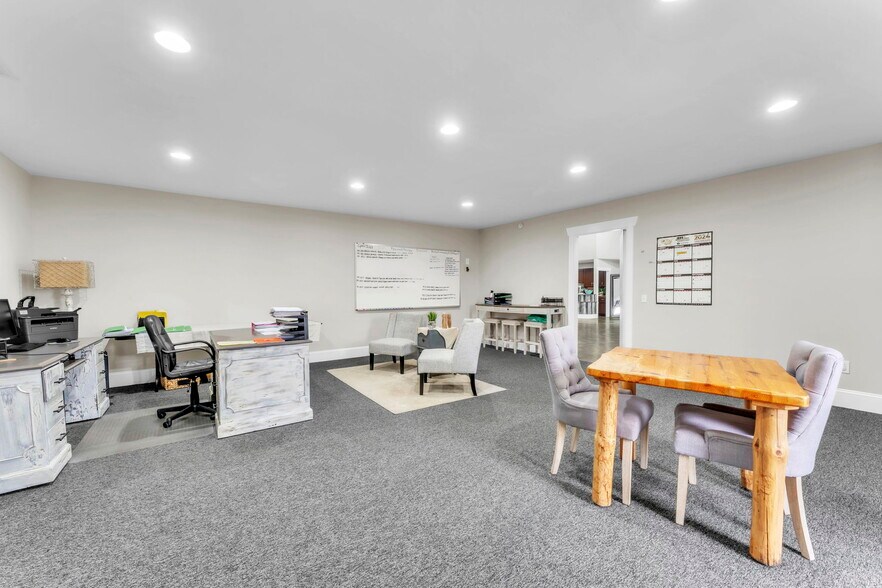 More Photos Of 107 Hurricane Creek Dr, Piedmont Warehouse For Lease