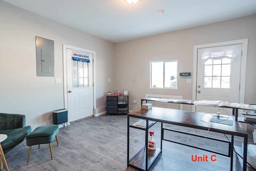 More Photos Of 8758 IN-9, Pendleton Light Manufacturing For Sale