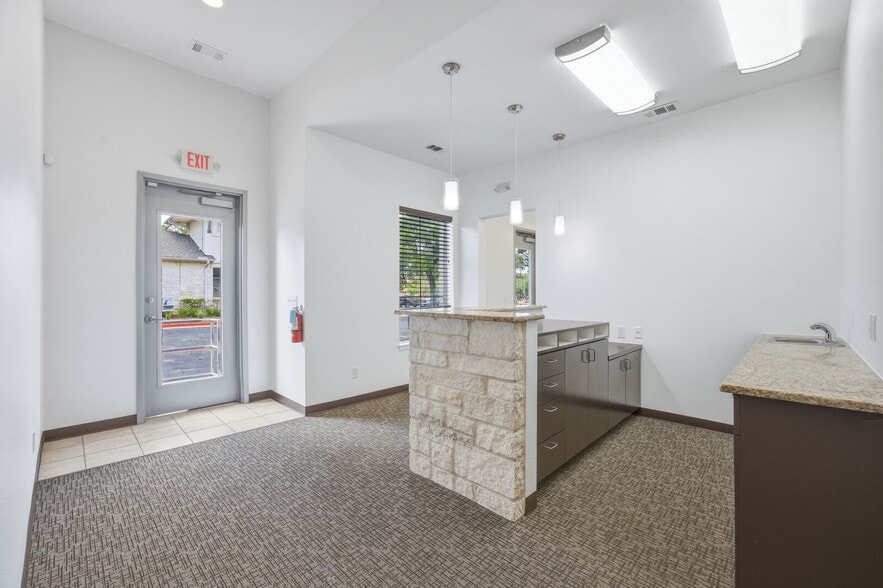 More Photos Of 12171 W Parmer Ln, Cedar Park Medical For Lease