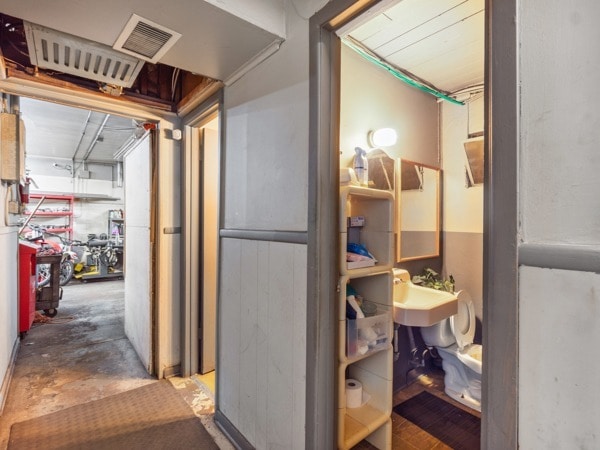 More Photos Of 305 S Michigan Ave, Kenilworth Industrial For Sale