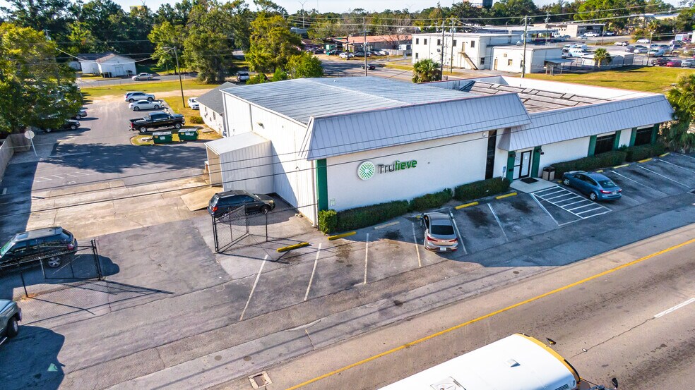 More Photos Of 3119 N Davis St, Pensacola Storefront Retail Office For Sale