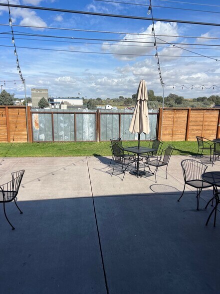 More Photos Of 217 N Elder St, Moses Lake Restaurant For Sale