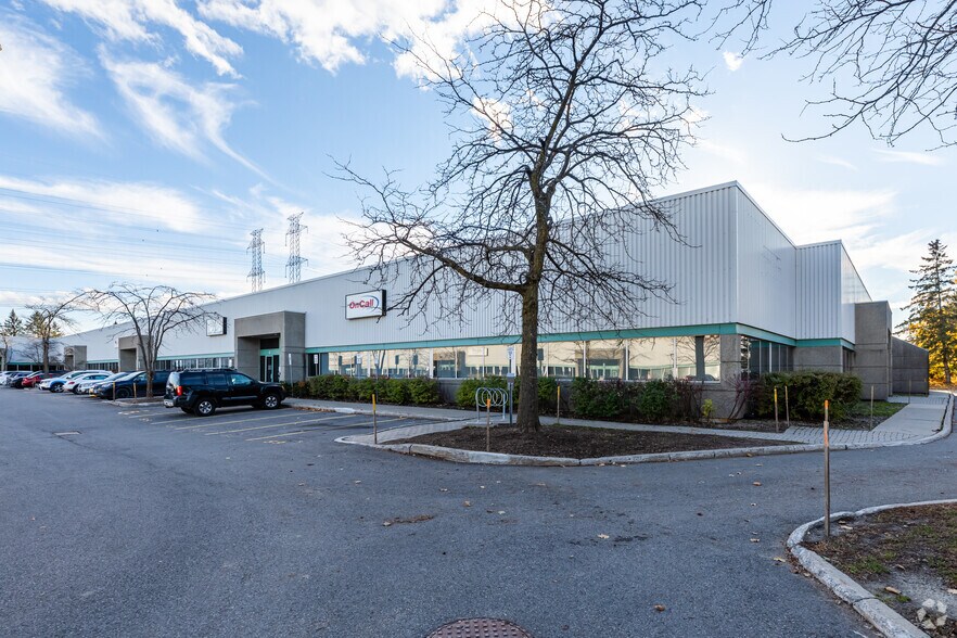 More Photos Of 2405 St Laurent Blvd, Ottawa Flex For Lease