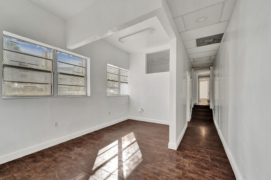 More Photos Of 702-708 71st St, Miami Beach Storefront Retail Office For Lease