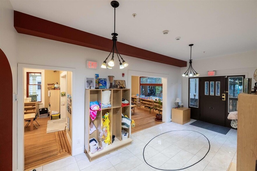 More Photos Of 4355 Granville St, Vancouver Schools For Sale