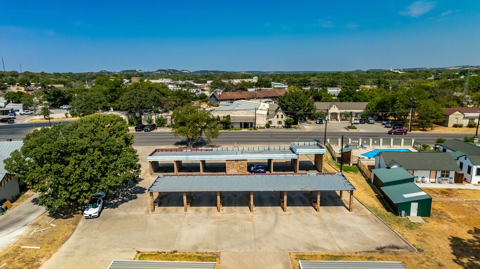 Primary Photo Of 405 S Washington St, Fredericksburg Carwash For Sale
