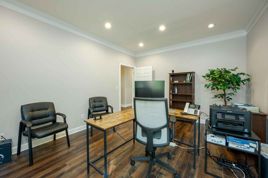 More Photos Of 500 Sun Valley Dr, Roswell Medical For Lease