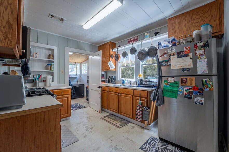 More Photos Of 70 Bake Shop Ln, Cleveland Storefront Retail Office For Sale