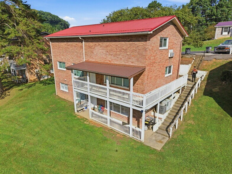 More Photos Of 944-944 Chadwick Dr, Kingsport Apartments For Sale