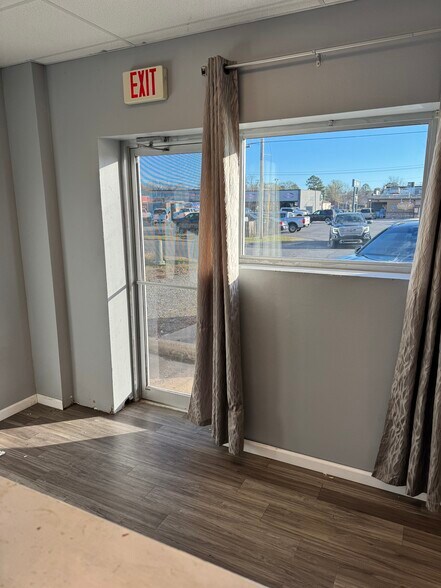 More Photos Of 812 Merriman Street, Conway Flex For Sale