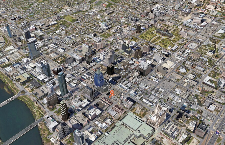 More Photos Of 204-206 E 4th St, Austin Storefront For Lease