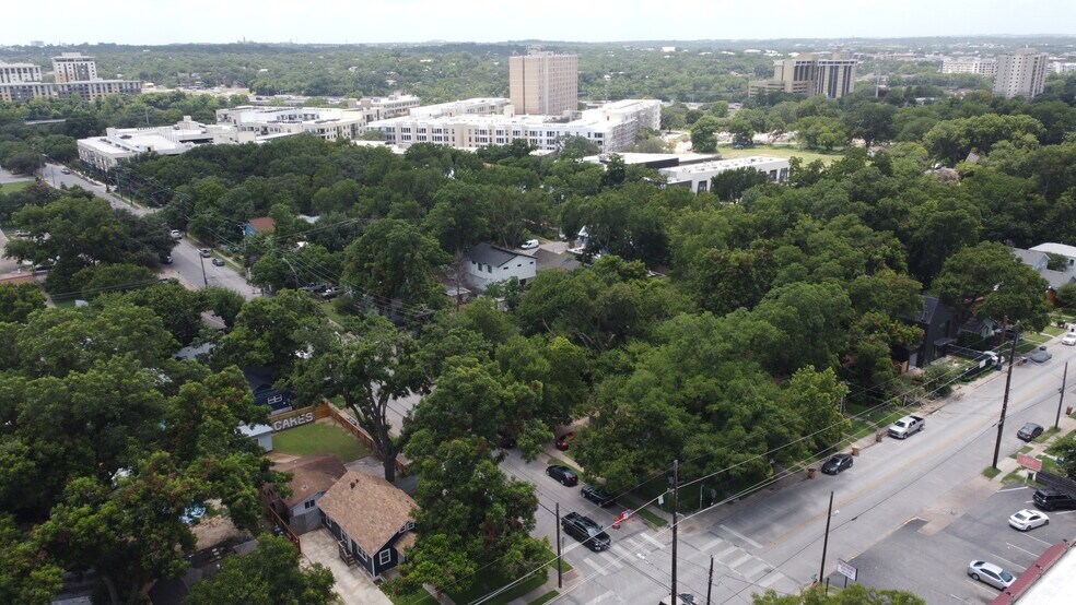 More Photos Of 1601 Holly St, Austin Medical For Lease