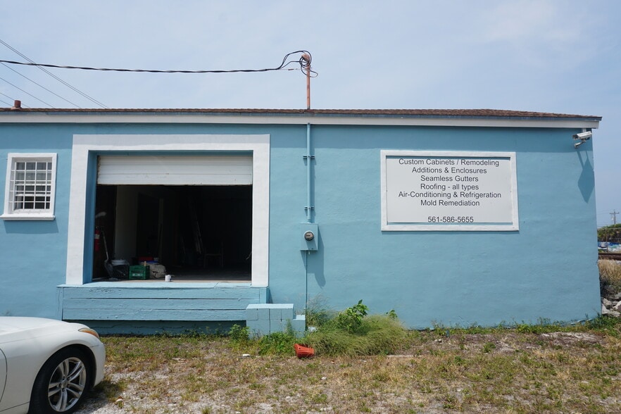More Photos Of 1110 2nd Ave S, Lake Worth Warehouse For Lease