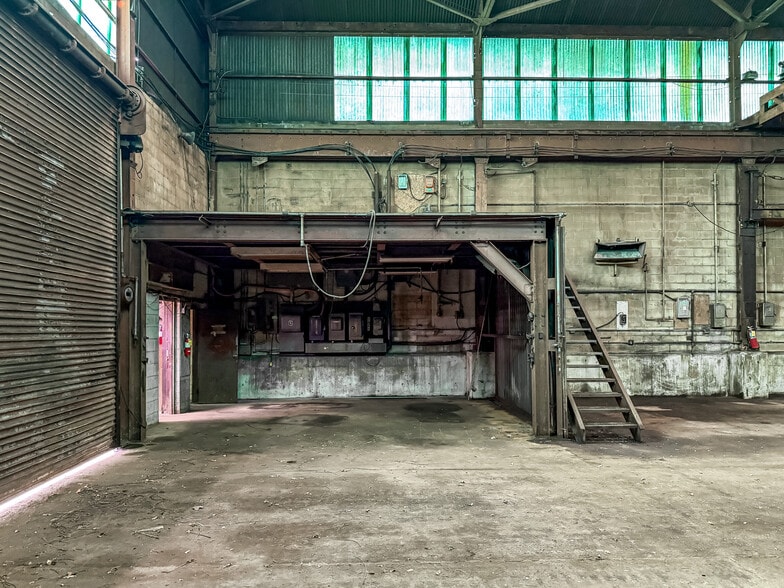 More Photos Of 340 Dunlap Hill Rd, Freedom Industrial For Lease