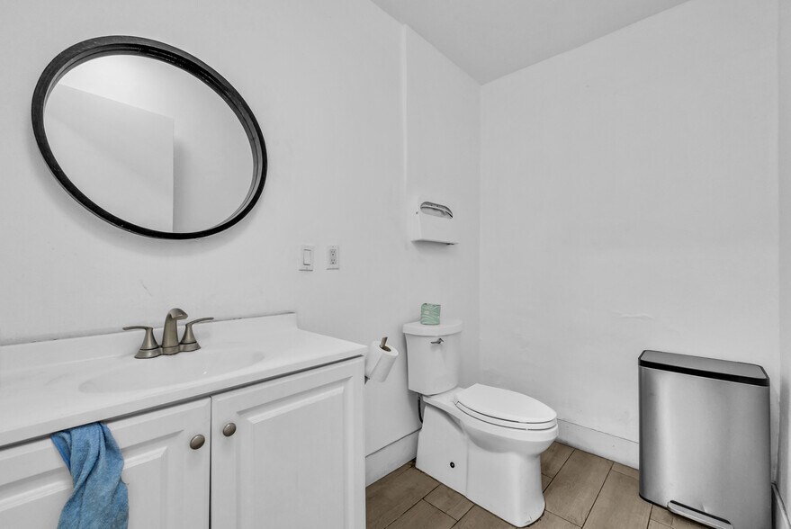 More Photos Of 17939 E Rowland St, City of Industry Manufacturing For Sale