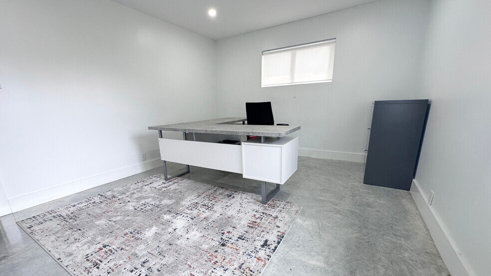 More Photos Of 4738 W. Alabama, Houston Loft Creative Space For Lease