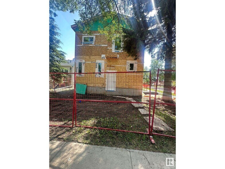 More Photos Of 10253 / 55 / 57 147 St NW, Edmonton Apartments For Sale