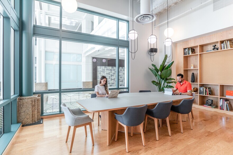 More Photos Of 2450 Colorado Ave, Santa Monica Coworking Space