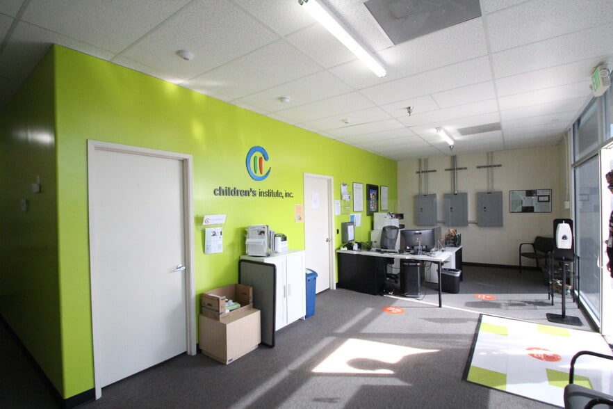 More Photos Of 509-523 E Rosecrans Ave, Compton Storefront Retail Office For Sale