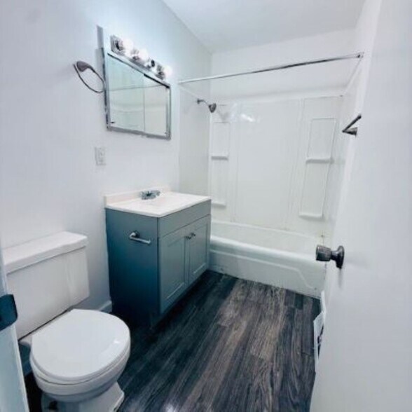 More Photos Of 416 Lake St, Sikeston Apartments For Sale