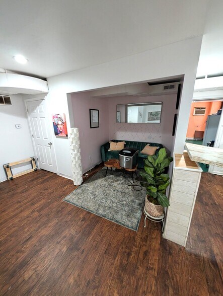 More Photos Of 7401 Woodbine Ave, Philadelphia Storefront Retail Residential For Lease