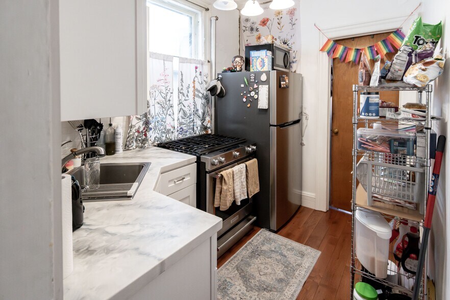 More Photos Of 451 W 43rd St, New York Multifamily For Sale