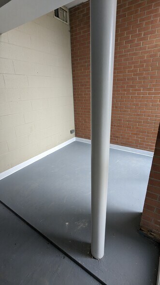 More Photos Of 208 W Pearl St, Harrisonville Specialty For Sale