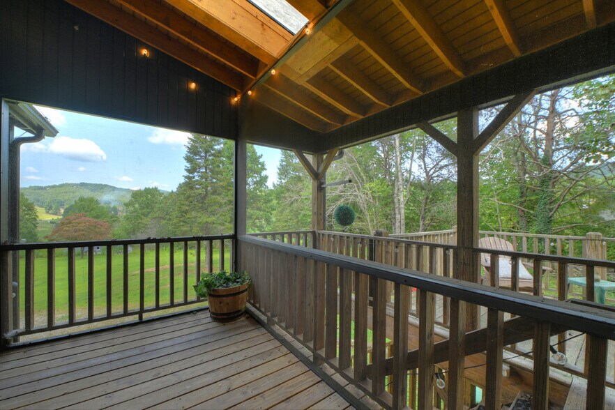 More Photos Of 77 Alpine Way, Blairsville Hotel For Sale