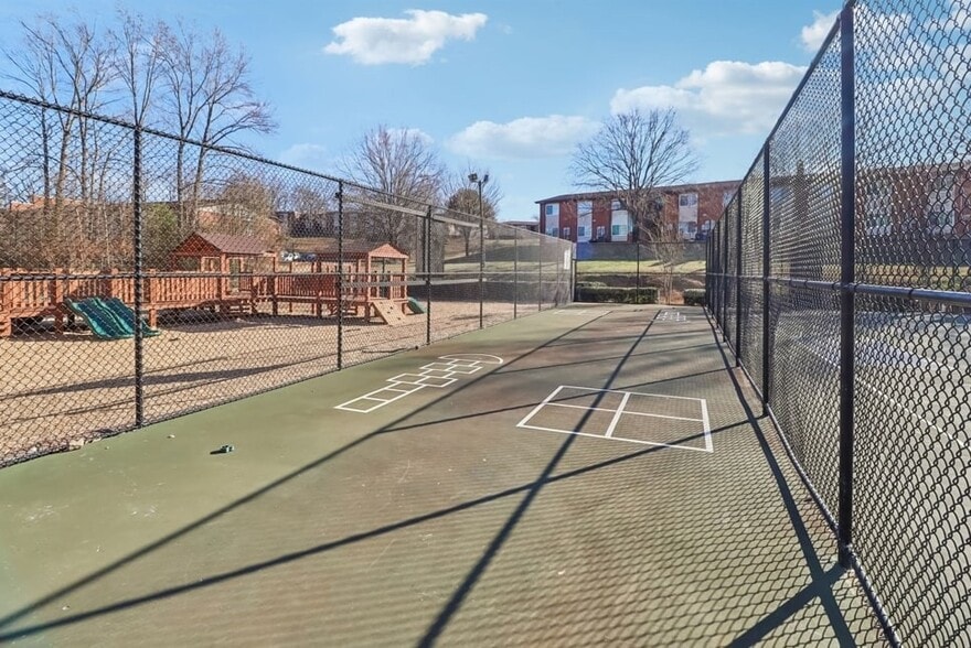 More Photos Of 1 Lakeside Rd, Greenville Apartments For Sale