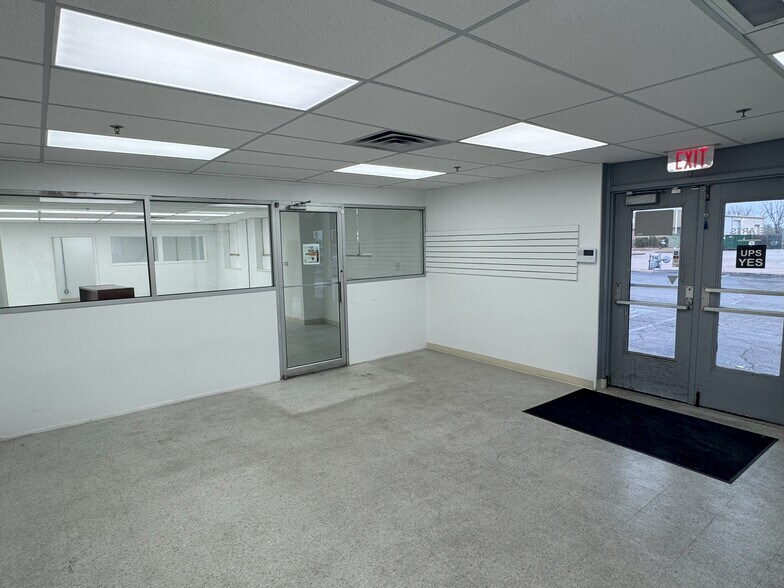 More Photos Of 6716 E 12th St, Tulsa Manufacturing For Lease