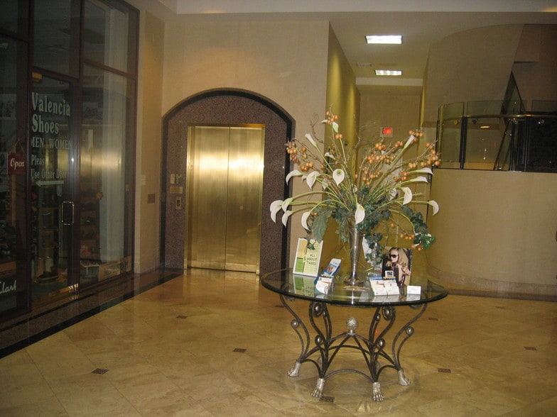 More Photos Of 23300 Cinema Dr, Valencia General Retail For Lease