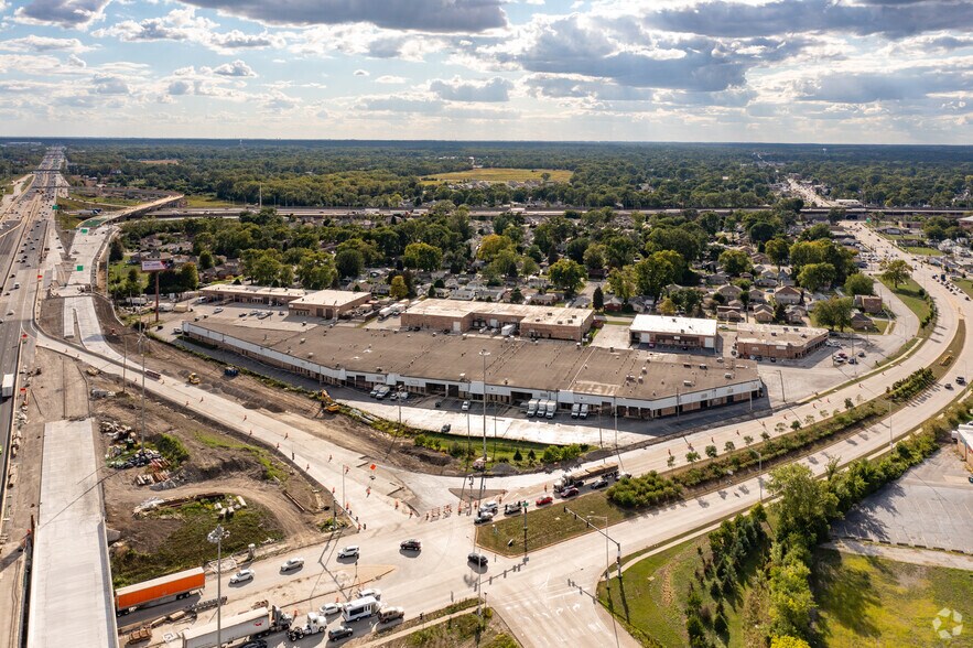 More Photos Of 14816-14836 S Campbell Ave, Posen Warehouse For Lease