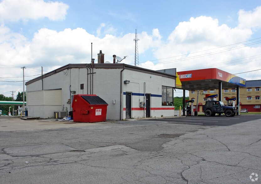 More Photos Of 4397 State Route 43, Kent Convenience Store For Lease
