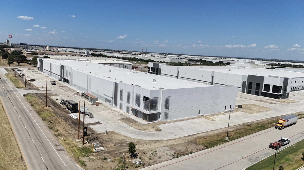 More Photos Of 7901 South Fwy, Fort Worth Unknown For Lease