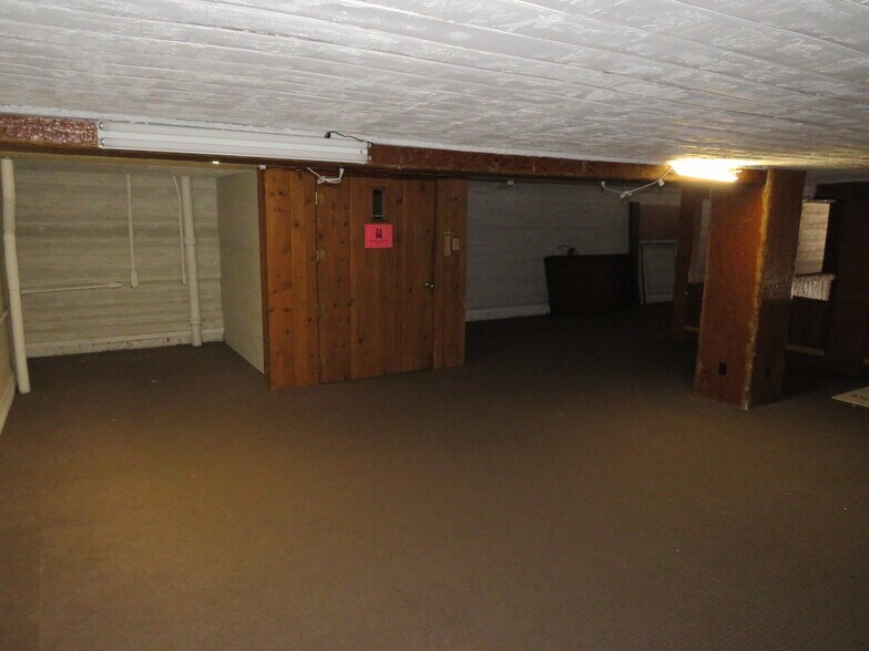 More Photos Of 110-112 W Washington st, Morris General Retail For Sale