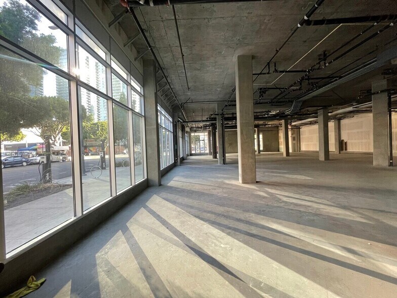 More Photos Of 424 W Pico Blvd, Los Angeles Apartments For Lease